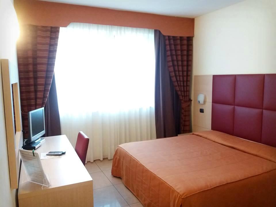Hotel Panorama Cambiano Phòng bức ảnh